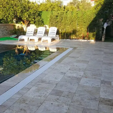 Villa 3+1 Mustakil Havuzlu Fethiye